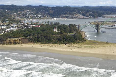 Yaquina Bay Lighthouse in Newport, OR, United States - lighthouse ...