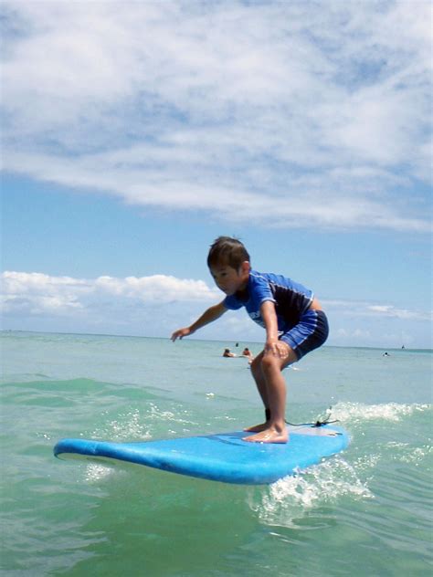 Surf Lessons Hawaii - Mickeys Surf School Waikiki