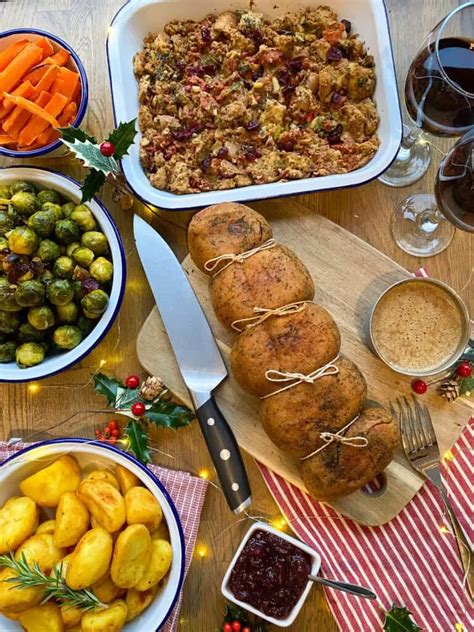 The Ultimate Vegan Christmas Menu With All The Trimmings!