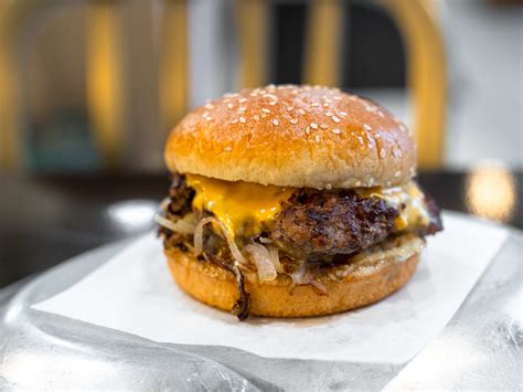 The 20 Best Burgers In Chicago - Chicago - The Infatuation