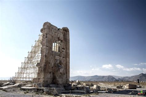 Tomb of Cambyses II Photo Gallery - Iran Travel and Tourism