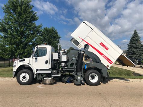 Elgin Sweeper Launches Vacuum Sweeper with Variable-Speed-Device Technology | OEM Off-Highway