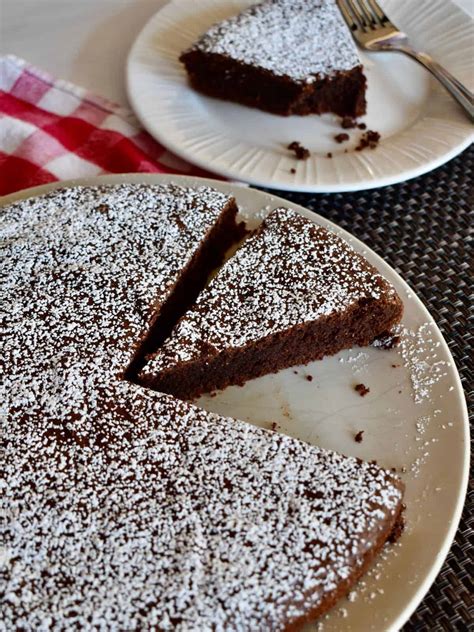 Torta Caprese (Italian Flourless Chocolate Cake) - This Italian Kitchen