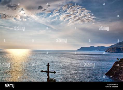 Scenic Manarola sunsets Stock Photo - Alamy