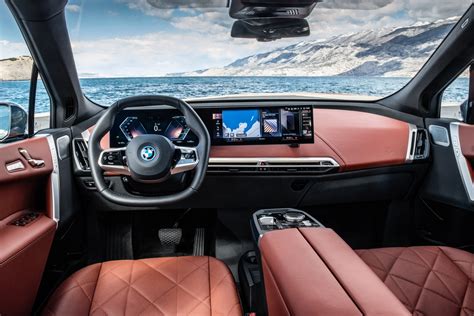 BMW iX : 5G, système audio Harman Kardon et 630 km d’autonomie pour ce SUV électrique