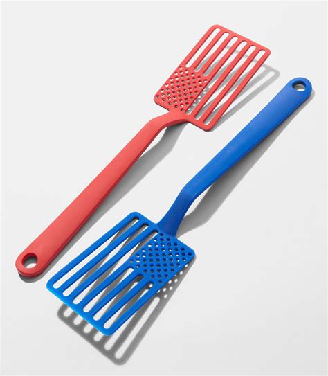 The Star Spangled Spatula For Your All-American Burger-Flipping. - if it's hip, it's here