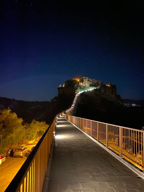 Pedestrian bridge to Civita di Bagnoregio - Travels in Italy