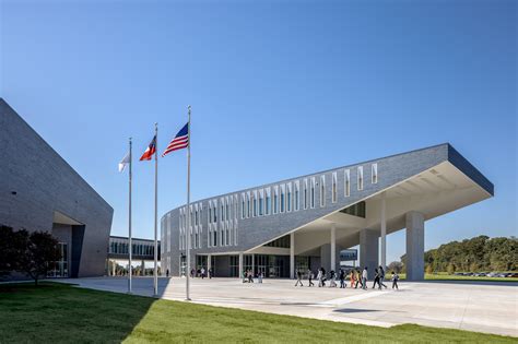 Atlanta suburb opens $85 million serpentine-shaped high school designed ...