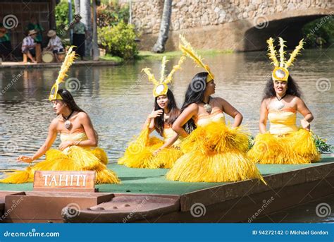 Polynesian Culture Center editorial photography. Image of ethnicity - 94272142