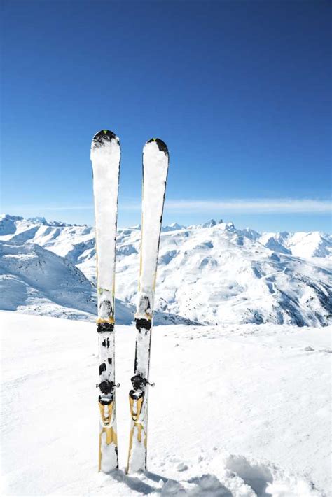 The Ultimate Guide to Travelling With Ski Equipment