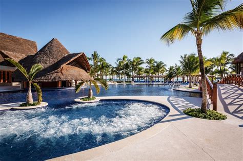 5 Reasons Why Barceló Maya Caribe in the Mayan Riviera Should Be Your First Post-Pandemic ...