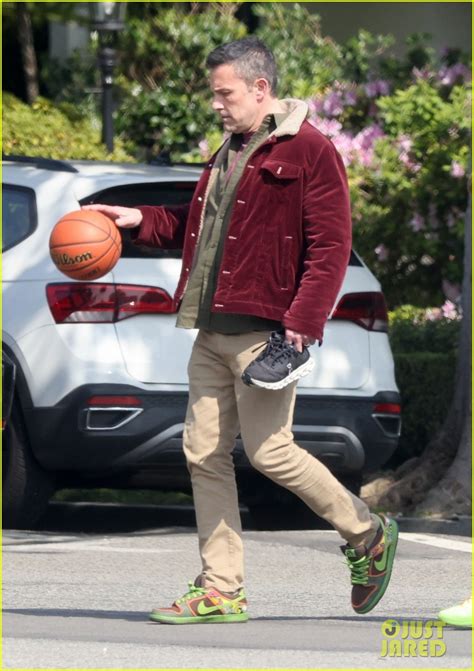 Ben Affleck Carries a Basketball on Set of 'The Accountant 2': Photo 5025916 | Ben Affleck ...