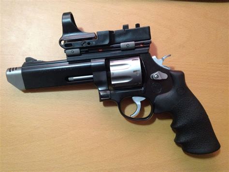 Smith & Wesson 627 V-Comp One of S&W’s... - Hammer my bones on the ...