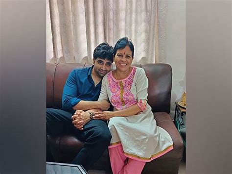 Adivi Sesh spends time with Major Sandeep Unnikrishnan's family on film's first anniversary ...