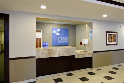 Holiday Inn Express Philadelphia Airport | Convenient Park, Stay & Fly Near PHL Airport - Park ...