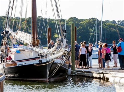 Long Island sailing and boat tours in Greenport, Oyster Bay, Oakdale and Montauk