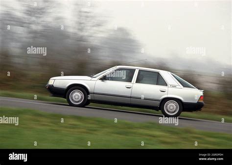 Renault 25 v6 injection hi-res stock photography and images - Alamy