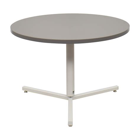 44% OFF - Knoll Knoll Antenna Y-Base Round Table / Tables