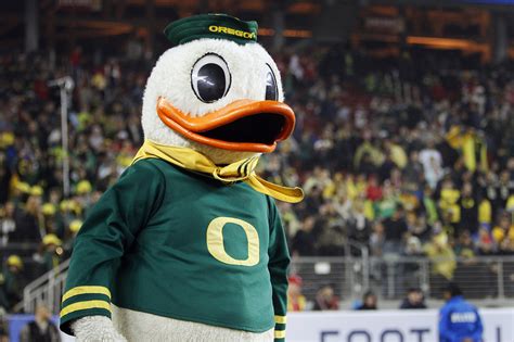 Fans Found University of Oregon’s Muscular Mascot a Lame Duck - WSJ