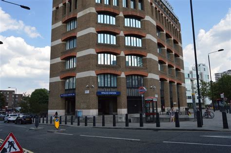 Pimlico Underground Station © N Chadwick cc-by-sa/2.0 :: Geograph Britain and Ireland