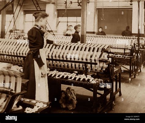 Textile Workers 1900s High Resolution Stock Photography and Images - Alamy