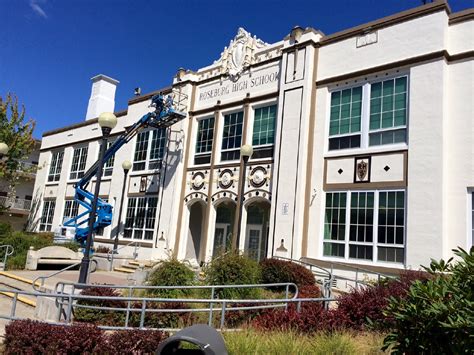 Original Roseburg High School building receives summer paint job | KPIC