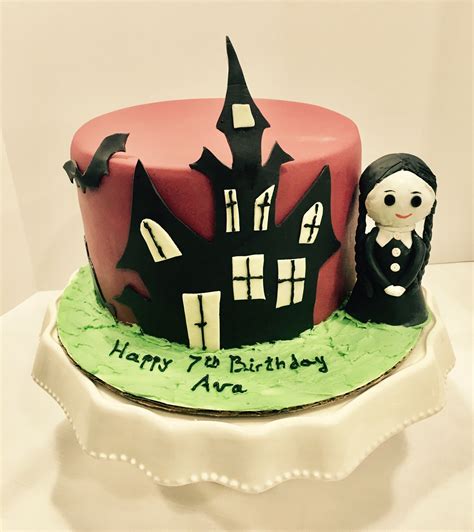 Wednesday Addams cake | Bolo halloween, Bolos de aniversário, Vandinha