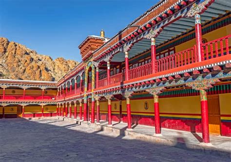 हेमिस मठ घूमने की जानकारी – Hemis Monastery Information In Hindi - Holidayrider.Com