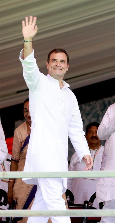 Rahul Gandhi turns poster boy: Congress rally against inflation in ...