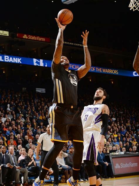 Warriors vs. Kings - 11/28/15 Photo Gallery | NBA.com