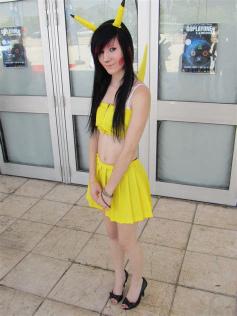 Pikachu - Cosplay Photo (31050438) - Fanpop