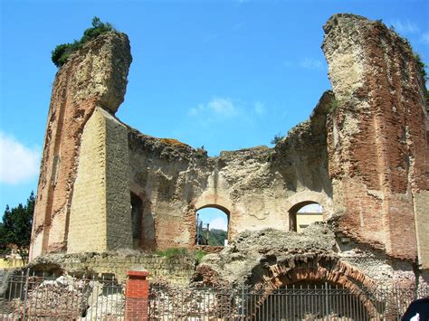 Exploring The History Of The Sunken Roman City of Baia in Italy