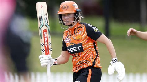 Perth Scorchers’ Beth Mooney puts team over individual success to ...