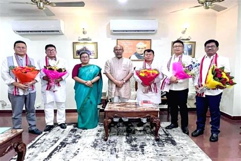 Manipur CM greets 5 JD-U MLAs who joined BJP - The Statesman