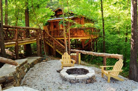 87 Getaway Treehouse Retreat - Treehouses for Rent in Mountain View, Arkansas, United States