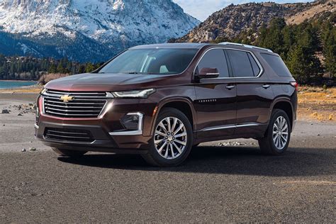 12 Best SUVs For Seniors | Accessibility, Safety & Comfort – Engineerine