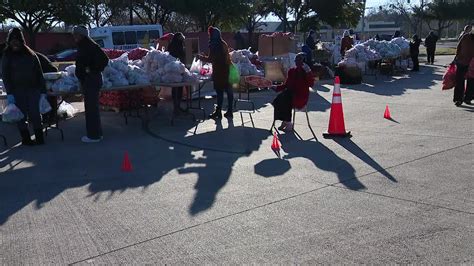 North Texas Food Bank holds final food distribution events of the year for those in need | FOX 4 ...