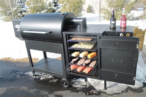 Cold Smoker Box : The Smoke Box comes standard with 5-300 square inch grates for 1500 sq inches ...