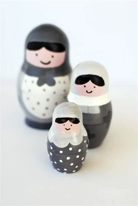 How to Paint Nesting Dolls the Easy Way - DIY Candy