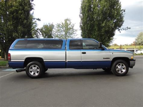 1995 Dodge Ram 2500 Laramie SLT/ 5.9L TURBO CUMMINS DIESEL / 12-VALVE