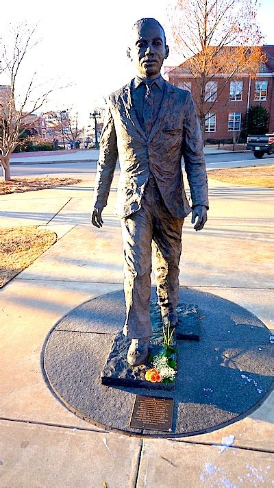 FBI Enters Meredith Statue Vandalism Case - HottyToddy.com