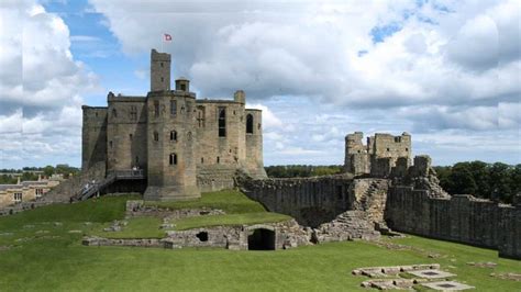 Warkworth Castle: Exploring the History & Architecture