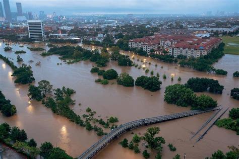 Photos: Hurricane Harvey hits Houston, bringing "catastrophic" flooding ...