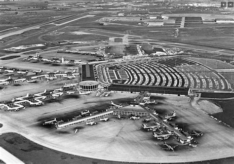 Chicago O'Hare Airport - American & Delta Terminal 3 (Circa 1970's) Chicago O’hare Airport ...