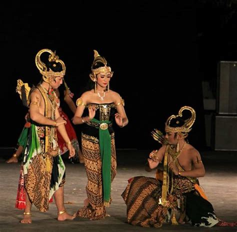 Pariwisata Provinsi Jawa Tengah | Seni Budaya | SENDRATARI RAMAYANA