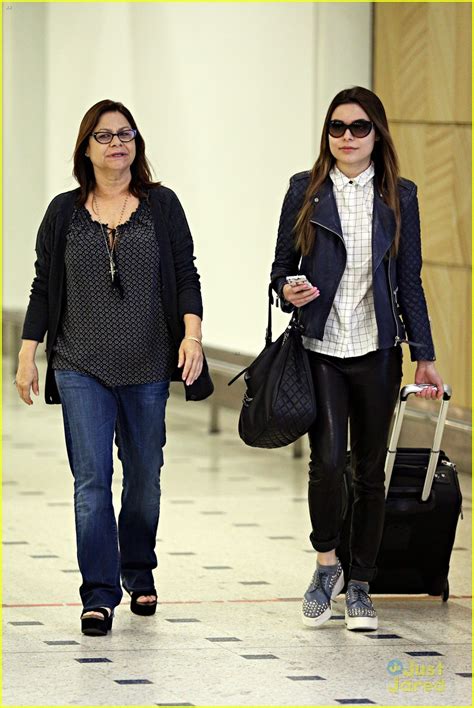 Miranda Cosgrove Arrives in Australia with her Mom | Photo 566433 ...