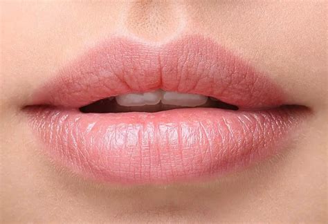 5 Ways to Get Natural Soft and Smooth Pink Lips | Healthtian