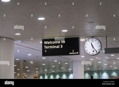 London Heathrow Terminal 3 arrivals Stock Photo - Alamy