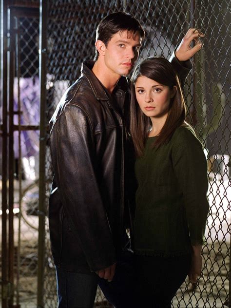 What's Old Is New Again: 'Roswell' TV Series In 1999 And 2019 Space | atelier-yuwa.ciao.jp