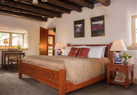 Santa Fe, New Mexico Bed and Breakfast :: Walk to Downtown | Bed and breakfast, Bed, Romantic room